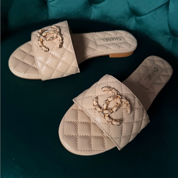 Source Unknown Shoes - Beige Quilted Slide Sandals